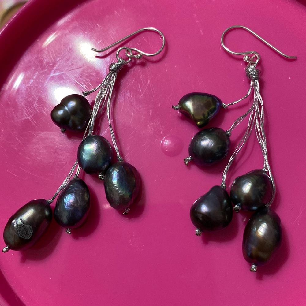 Black pearl dangle earrings